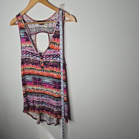 Material Girl Colorful Tribal Cut Out Tank Top Size M Beachy Vacation Festival - Picture 7 of 14